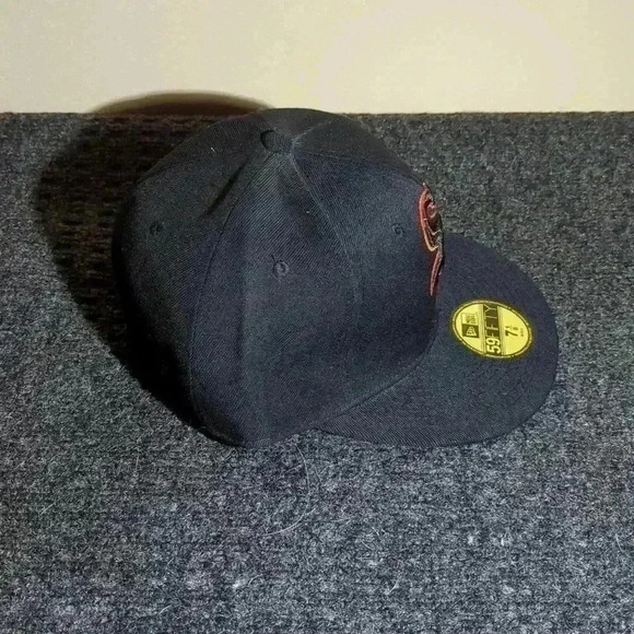 New Era White Sox Metallic Pop 59FIFTY Fitted Hat, size 7 1/8 - Picture 5 of 7